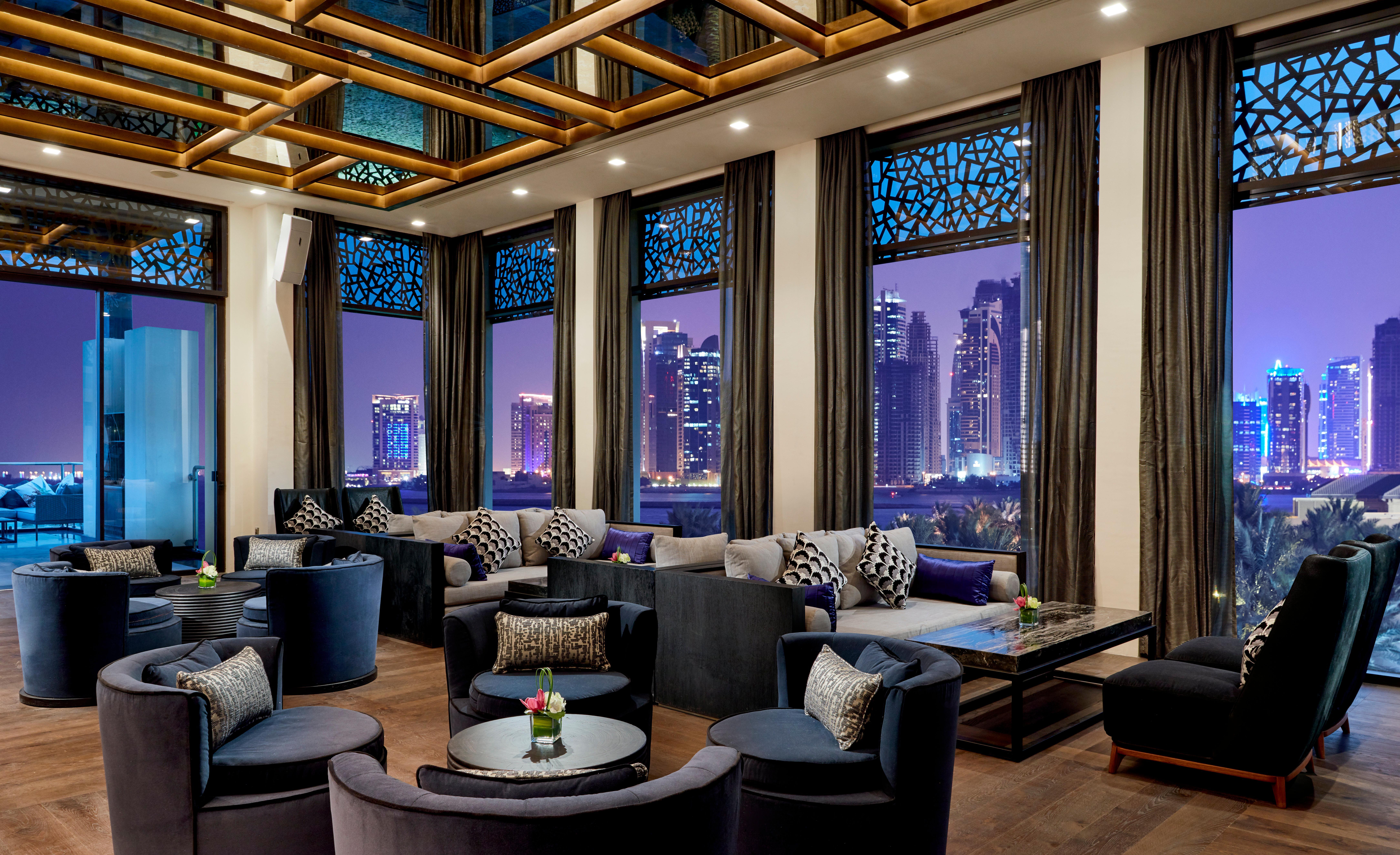 Intercontinental Doha Beach & Spa By Ihg Esterno foto The Lounge at the Westin Dubai