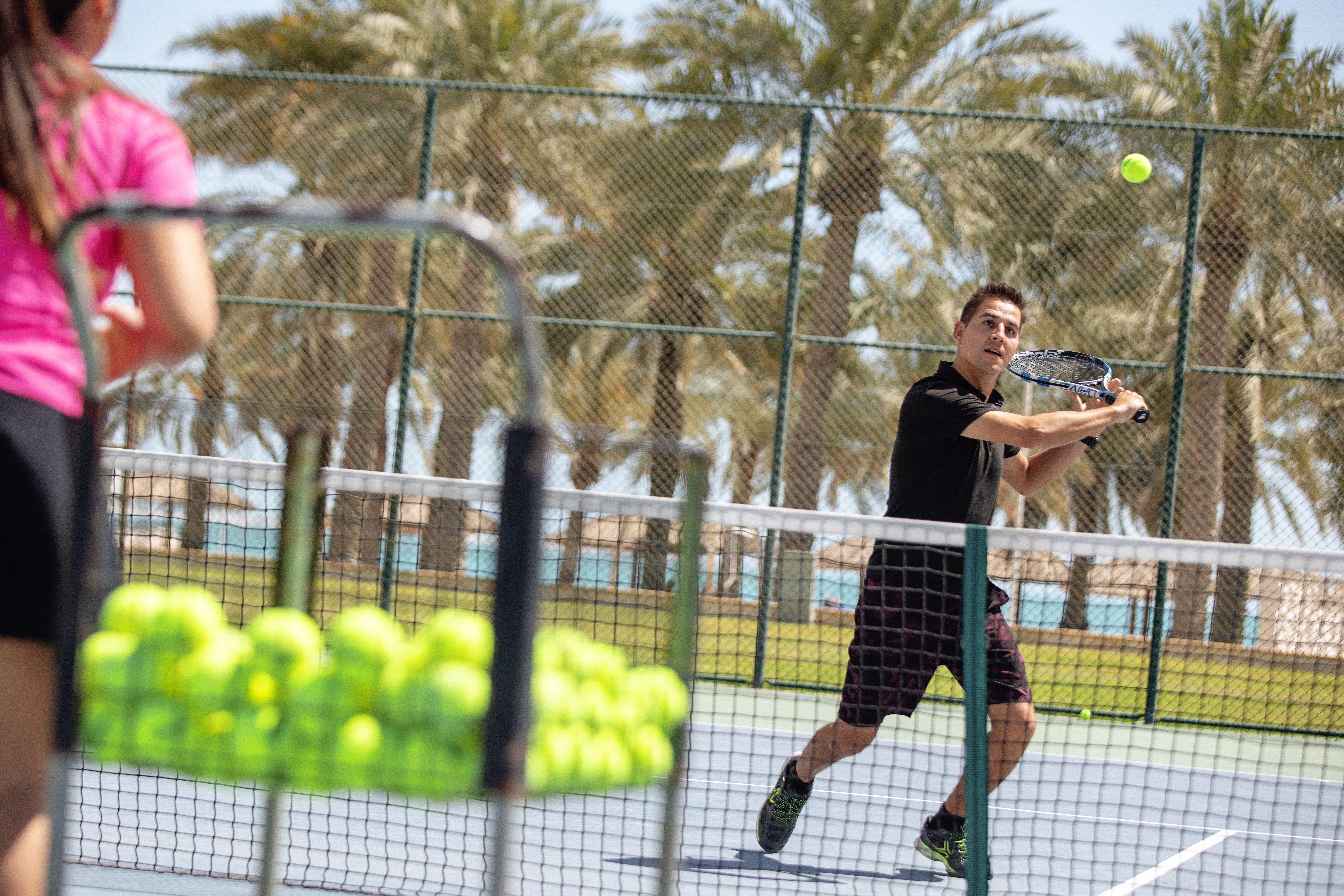 Intercontinental Doha Beach & Spa By Ihg Esterno foto Tennis player at the Al Forsan Tennis Academy